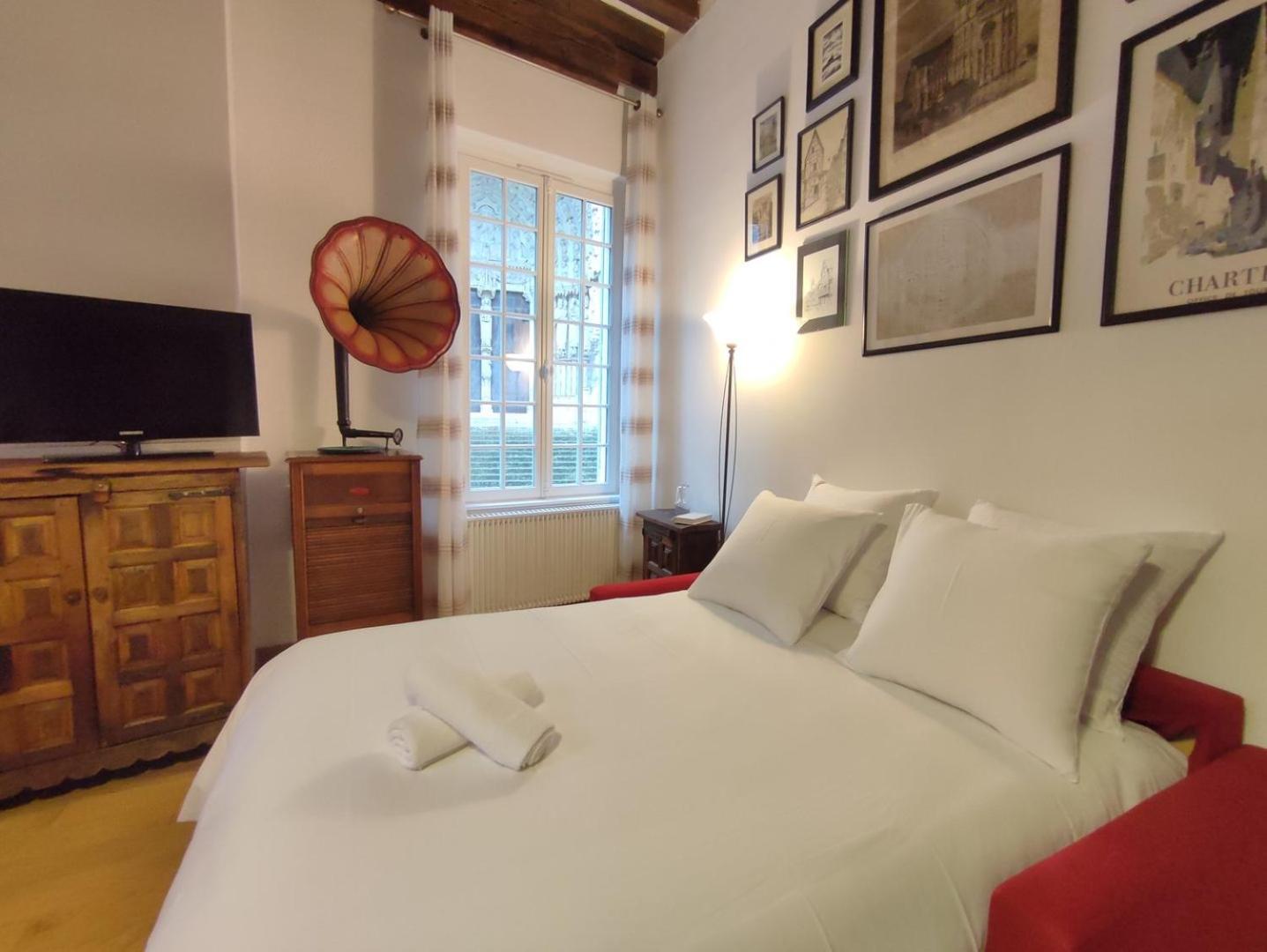 Le Gite De La Cathedrale Apartment Chartres Bagian luar foto